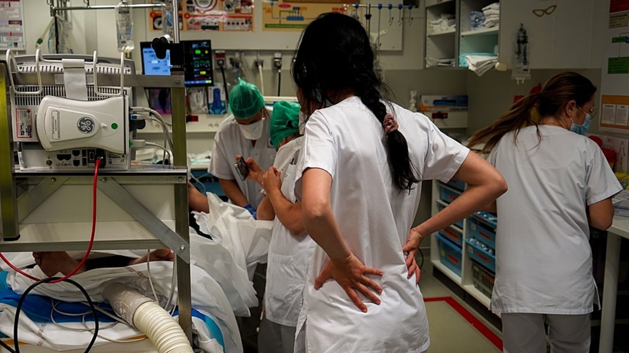 Vu la "sensibilité" des débats entourant la question de la permanence des soins en établissements de santé, l'Igas fournit 32 recommandations "ambitieuses, équilibrées et acceptables" pour rééquilibrer le modèle. (Tremelet/Image Point FR/BSIP)