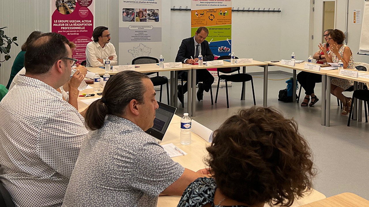 Thibaut Guilluy, haut-commissaire à l'emploi, a dialogué avec la Fagerh et l'Ugecam afin de mieux saisir l'apport potentiel du secteur de la réadaptation professionnelle dans le cadre du déploiement de France travail. (Edoxie Allier/Hospimedia)