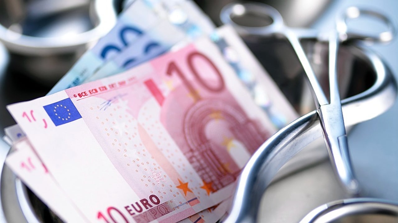 Outre son volet rémunération et soutien aux hôpitaux en difficulté, la deuxième circulaire tarifaire comprend 437 M€ de crédits recherche-innovation et 162 M€ au titre des politiques prioritaires de santé publique. (SPL/Adam Gault/BSIP)