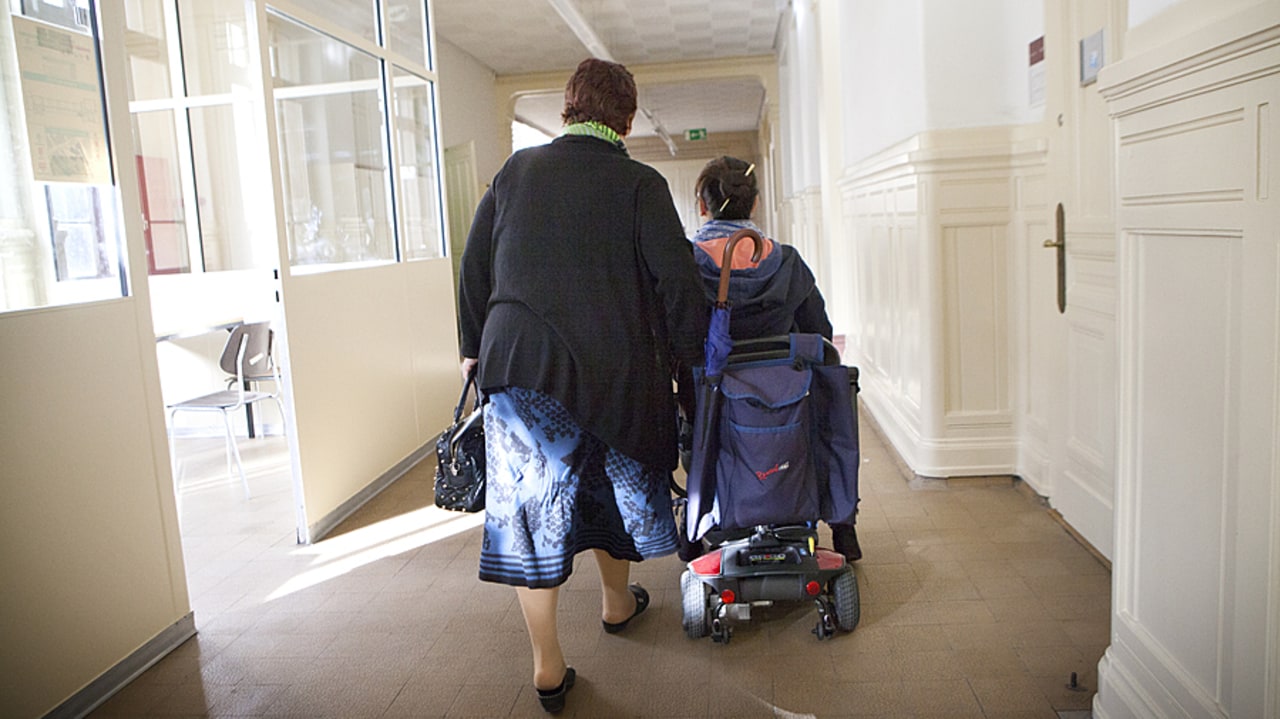L'article 53 reste très flou sur la latitude laissée à l'Éducation nationale concernant la distribution des aides humaines et techniques. (Amélie Benoist/Imagepointfr/BSIP)