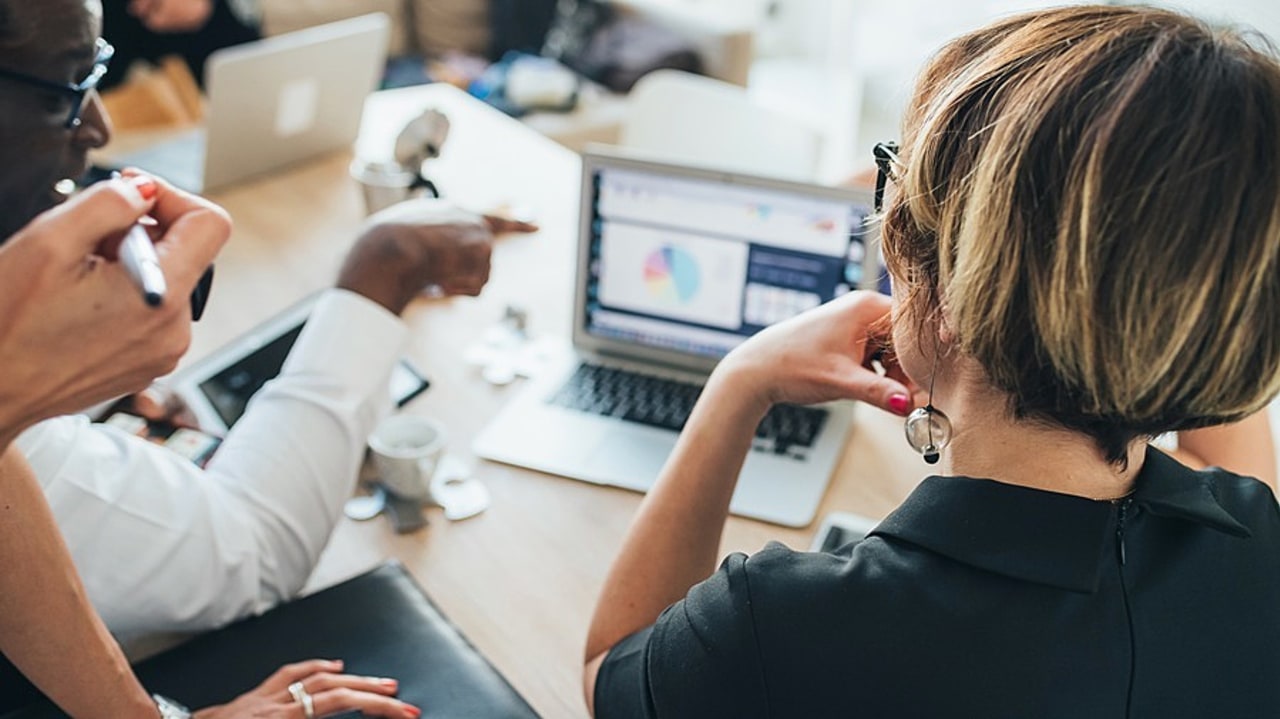 Stimuler des talents, constituer des viviers puis accompagner ces personnes. Autant d'élements qui, pour les directeurs, restent actuellement au point mort. Un gros travail de gestion des corps de direction s'impose et se profile. (Cultura/Image Source/BSIP)