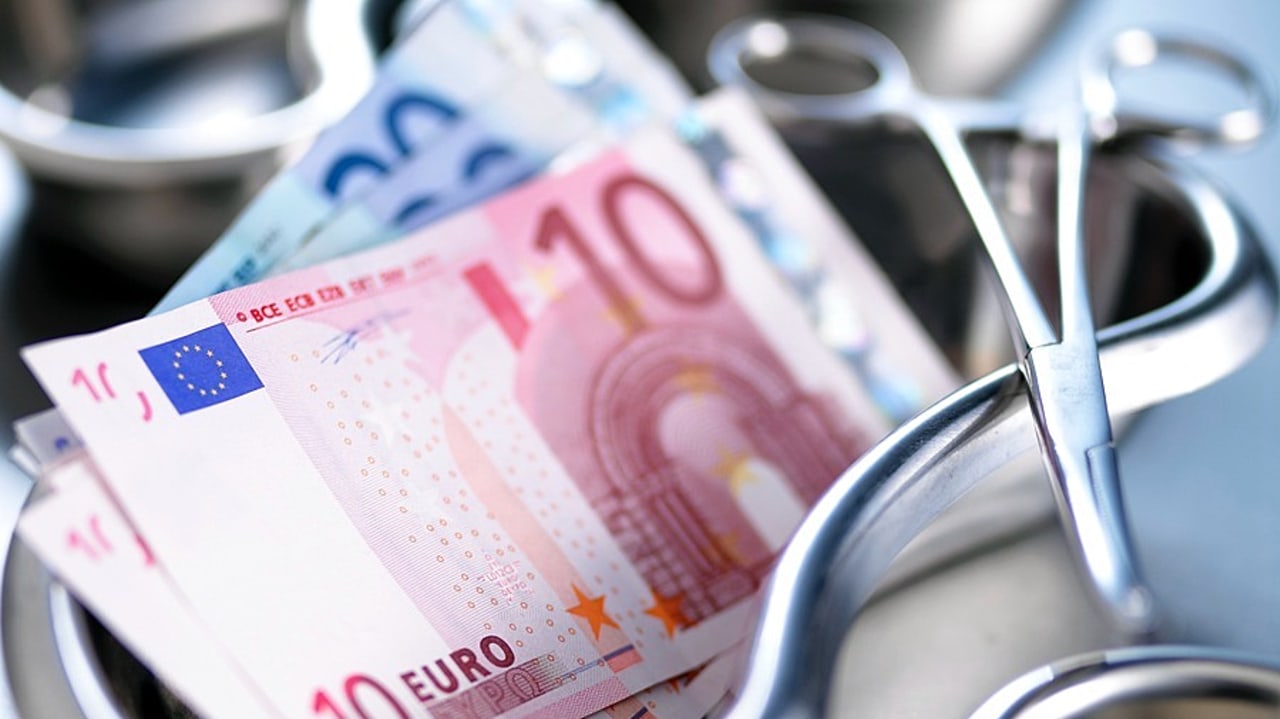 Pour réévaluer le coefficient géographique, la Drees a estimé les surcoûts en isolant "autant que possible" un "pur effet prix", en se focalisant sur le prix d'achat d'une unité d'un même bien ou service dans différentes régions, ce qui exclut les "effets volume". (SPL/Adam Gault/BSIP)