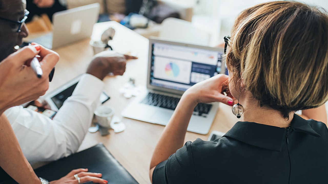 Ces prochains mois, les ARS doivent travailler à finaliser des feuilles de route santé mentale et psychiatrie locales, adaptées à leurs spécificités mais toujours en lien avec la stratégie nationale. (Image source/BSIP)