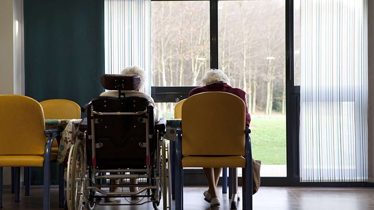 La future loi de programmation pour le grand âge devrait apporter de nouveaux financements. (Amélie Benoist/Image Point FR/BSIP)