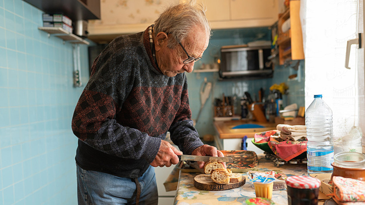 L'aspect le plus fondamental de l'accompagnement vers l'habitat est de laisser la personne en situation de handicap ou de perte d'autonomie avoir le contrôle sur son environnement. (Morcillo/BSIP)