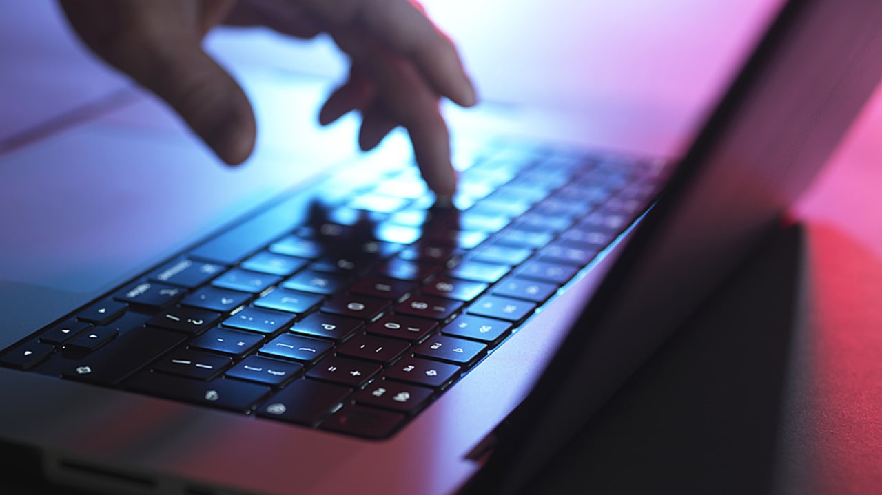 Le panorama 2023 de l'Anssi fait état de la menace informatique en augmentation et permet de rappeler les recommandations en vue d'éventuelles cyberattaques avec les JO 2024. (SPL/BSIP)