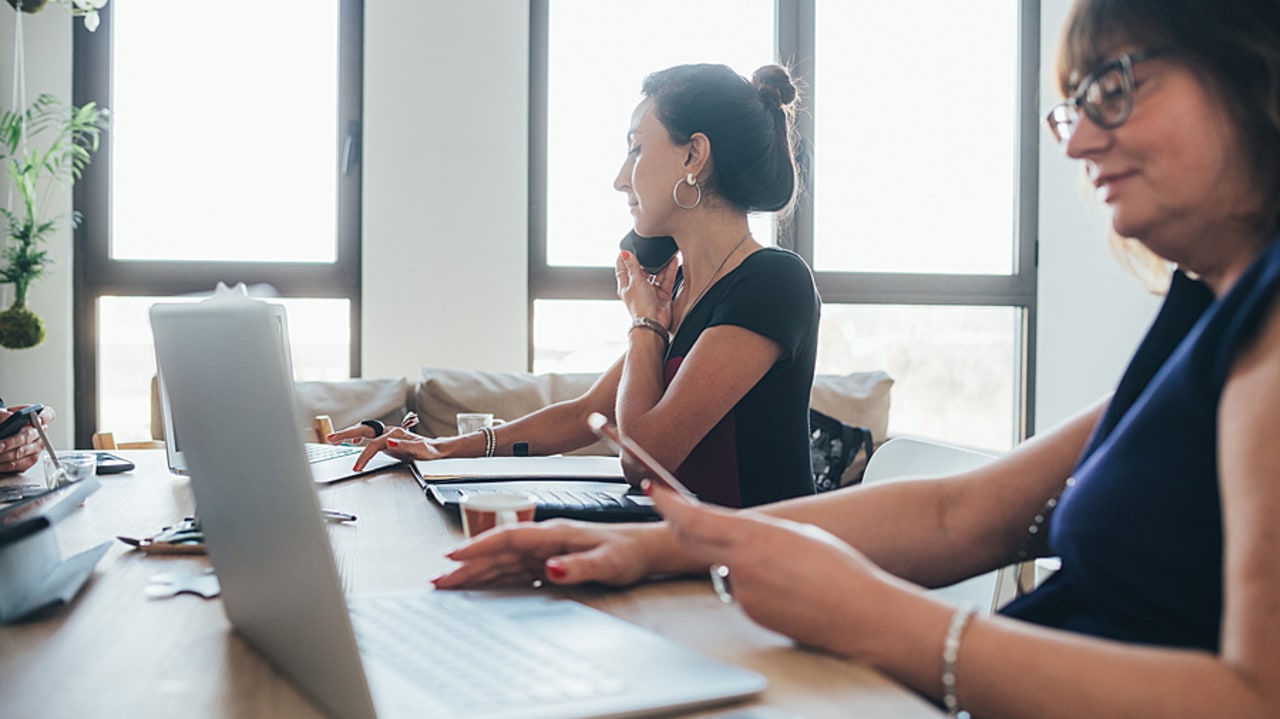 En lien avec les DSRC, Ucog et 3C partagent des missions communes comme la diffusion d'outils ou la formalisation des modalités de repérage des fragilités de la personne âgée. (Image source/BSIP)