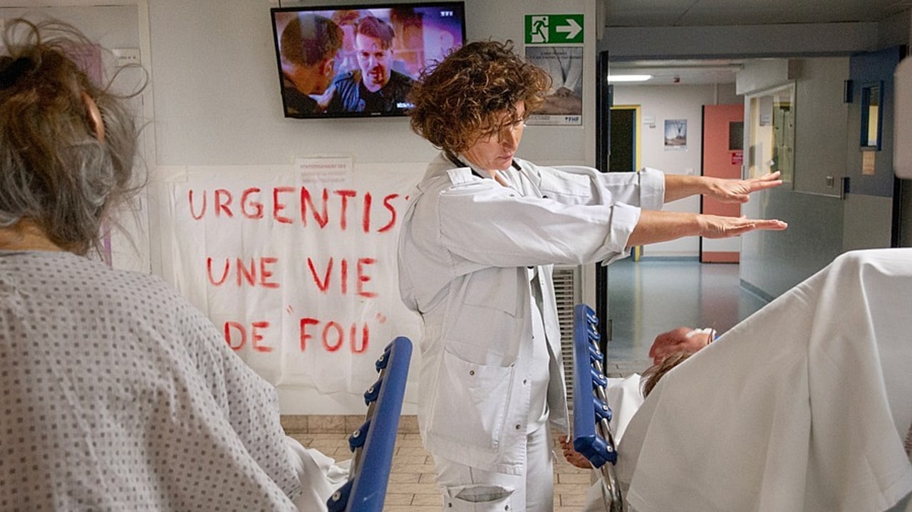 La surmortalité bondit de 41% en passant une nuit sur un brancard aux urgences. Pour les urgentistes, il n'est "pas éthiquement acceptable" de continuer à fermer les yeux sur cette mortalité évitable. (Pascal Bachelet/BSIP)