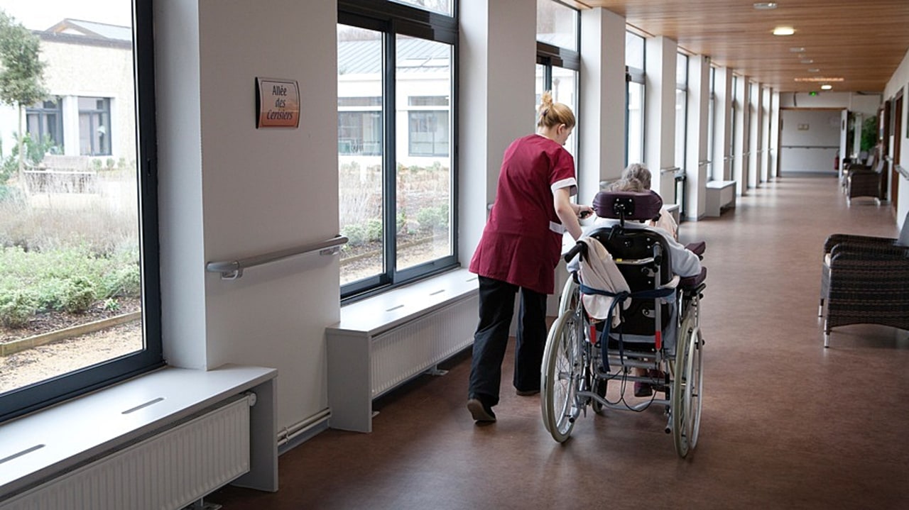 Public, privé commercial, privé solidaire… Tous les représentants du secteur des Ehpad dressent le même constat d'une crise multiple. (Amélie Benoist/Image Point FR/BSIP)