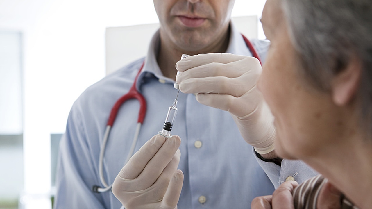 La HAS a recommandé en juin dernier les vaccins Arexvy et Abrysvo, nouvellement autorisés, dans la stratégie de prévention des infections par le virus respiratoire syncytial. (Bruno/Image Point FR/BSIP)