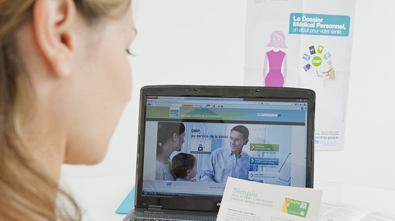 L'accès au DMP et la transmission automatique ou non des documents envoyés via la MSSanté font l'objet de deux check-lists. (Bruno/Image point FR/BSIP