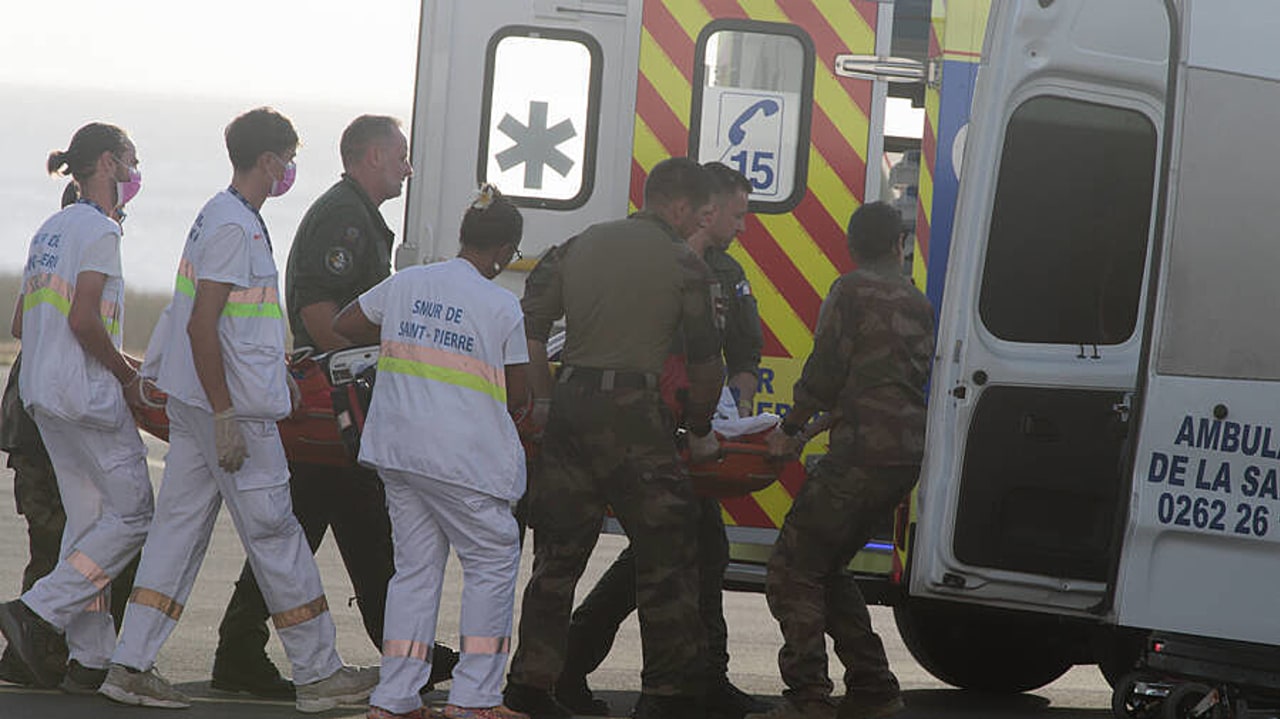 Le 18 décembre en milieu de journée, 57 patients dialysés avaient été transférés de Mayotte vers La Réunion. (Valérie Koch/Sipa)