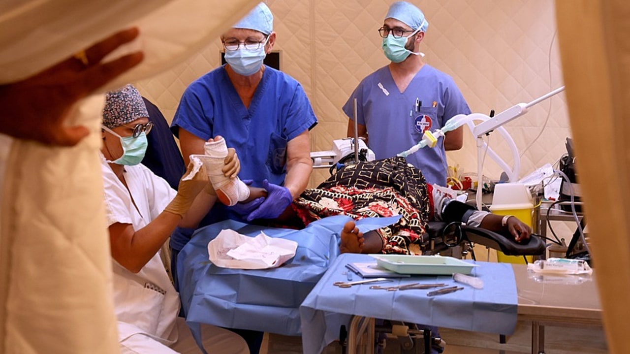 Globalement, le déploiement de l'hôpital de campagne de la sécurité civile a permis de décharger le CH de Mayotte de 25% de son activité. (Alain Robert/Sipa)