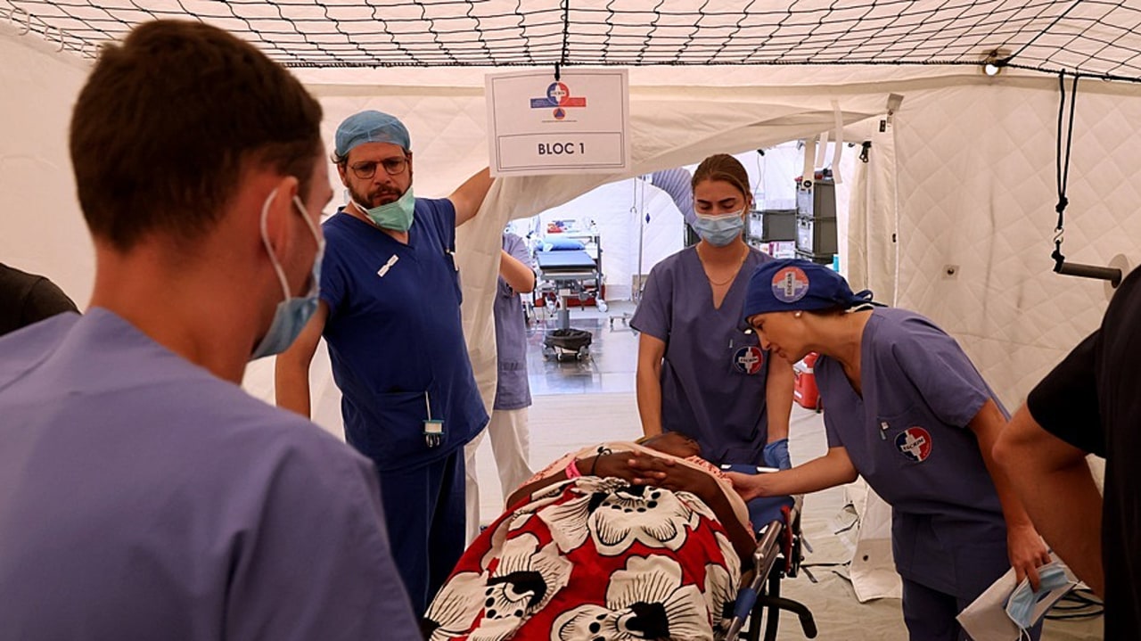 Durant les six semaines de son déploiement à Mayotte après le passage du cyclone Chido (24 décembre-4 février), l'élément de sécurité civile rapide d'intervention médicale a vu passer pas moins de 6 965 patients. (Alain Robert/Sipa)