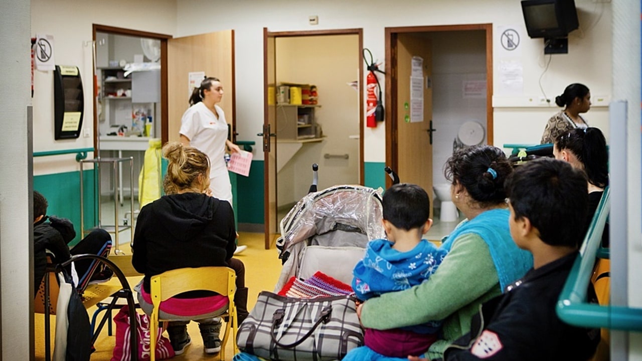 Plus le service des urgences est grand en taille, plus le temps d'attente s'allonge. La durée est de 2h pour la moitié des patients quand il n'y a que 40 passages sur la journée mais grimpe à 3h50 lorsqu'il y en a plus de 120. (Amélie Benoist/Image Point FR/BSIP)