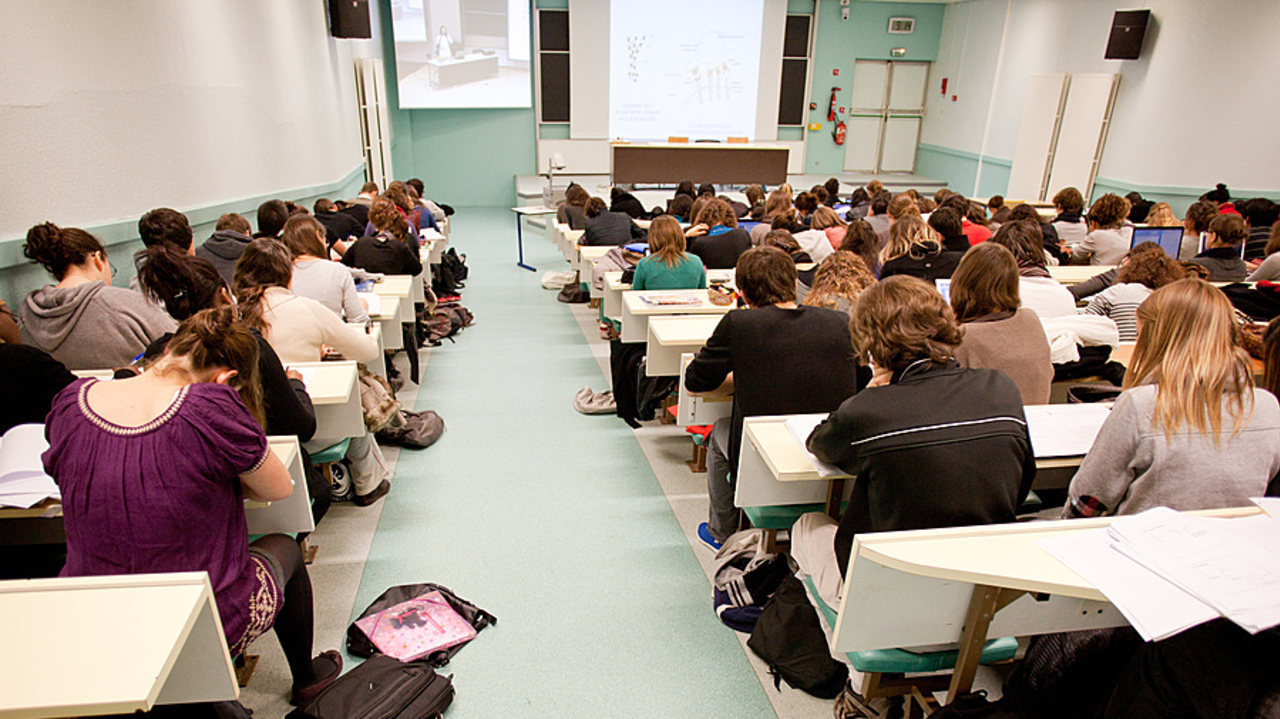 Les professeurs de médecine et pharmacie alertent sur les possibles effets de la loi fin de vie sur l'enseignement aux étudiants. (Burger/Phanie)