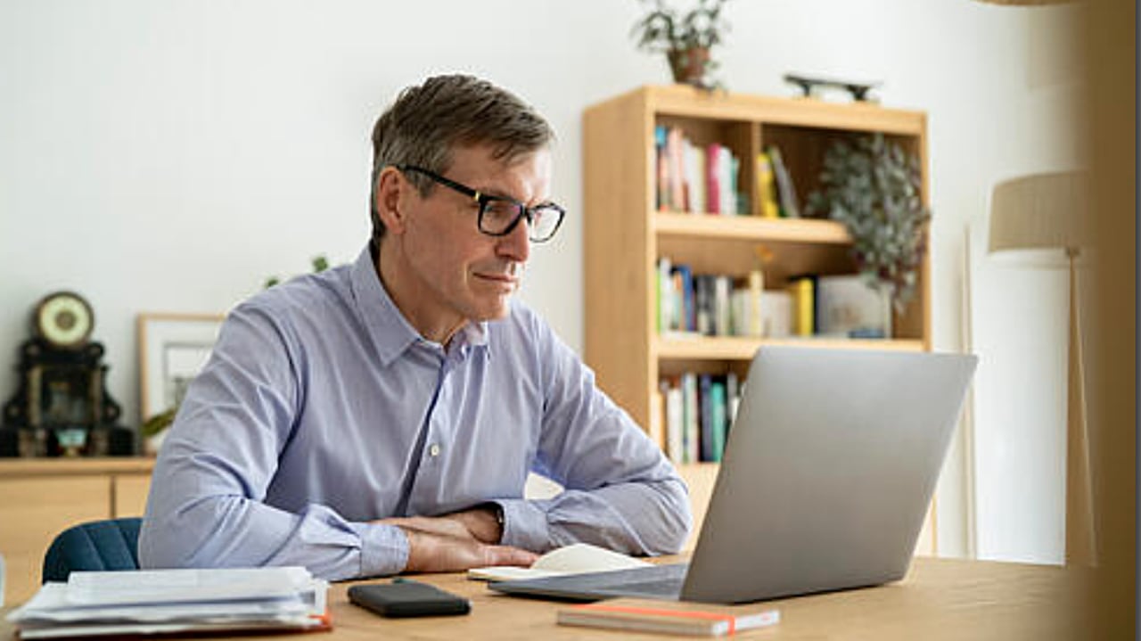 Le télétravail des cadres est décrit comme un levier d'attractivité et vecteur d'autonomie des équipes. (Altopress/Photoalto/BSIP)