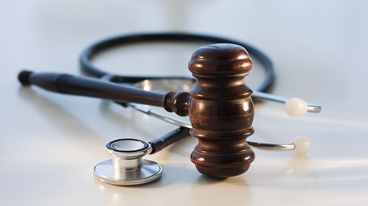 L'omission d'information sur le droit de se taire peut entraîner l'annulation d'une sanction disciplinaire. (Tetra/BSIP)