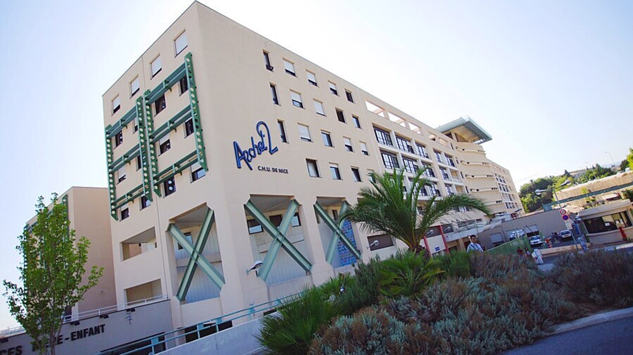Des revirements stratégiques liés à des transferts d'activités médicales seraient au cœur des tensions actuelles entre le CHU de Nice et la Fondation Lenval. (Garo/Phanie)