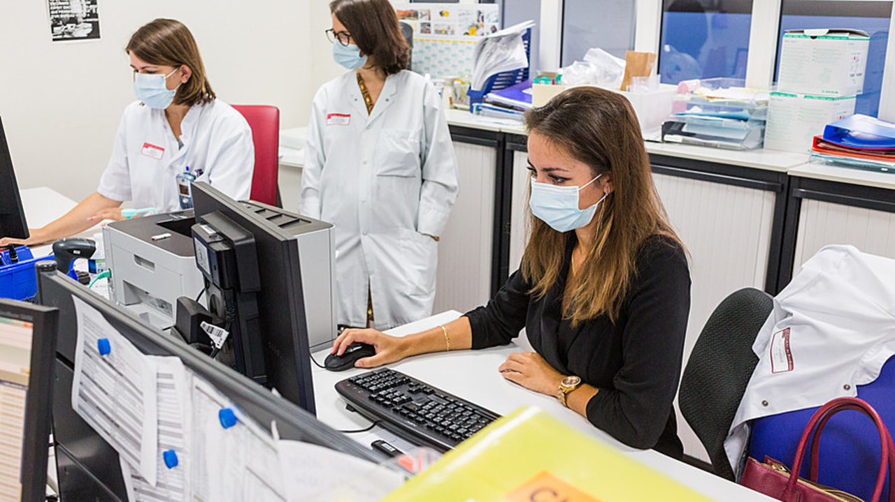 La pharmacie hospitalière compte désormais plus de 8 000 inscrits auprès de l'ordre. (Burger/Phanie)