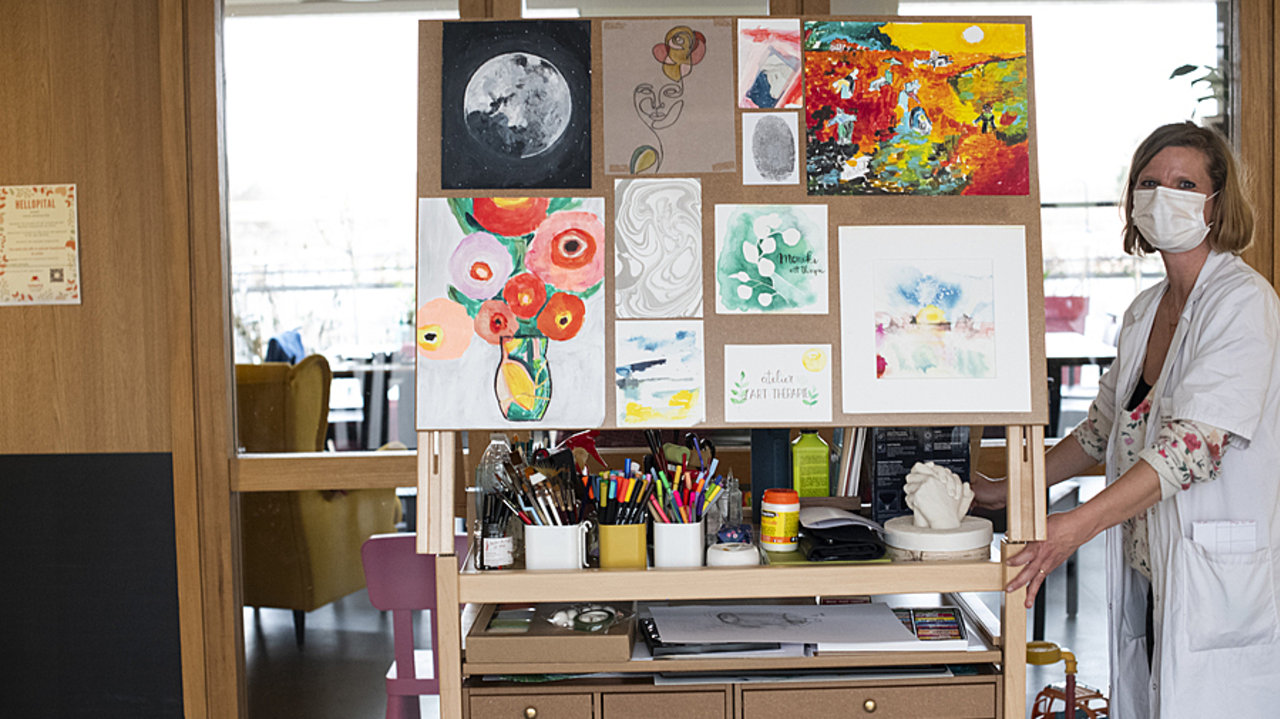 Outre l'espace dédié à la capsule d'art-thérapie, un chariot multisensoriel et immersif a également été conçu pour aller au chevet des patients qui ne peuvent plus venir. (Christophe Pouget)