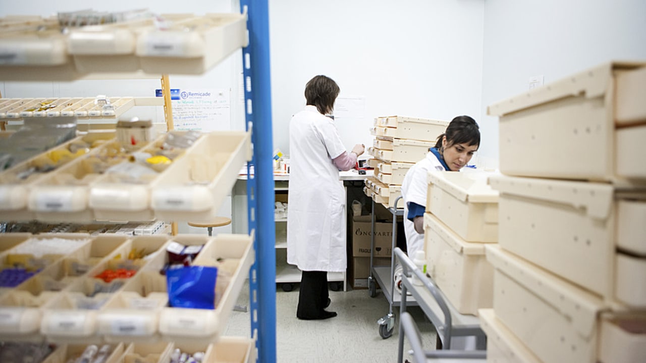 Avec la décision du Conseil d'État, l'exercice en pharmacie hospitalière n'est possible que pour les titulaires du diplôme d'études spécialisées. (Amélie Benoist/Image Point FR/BSIP)