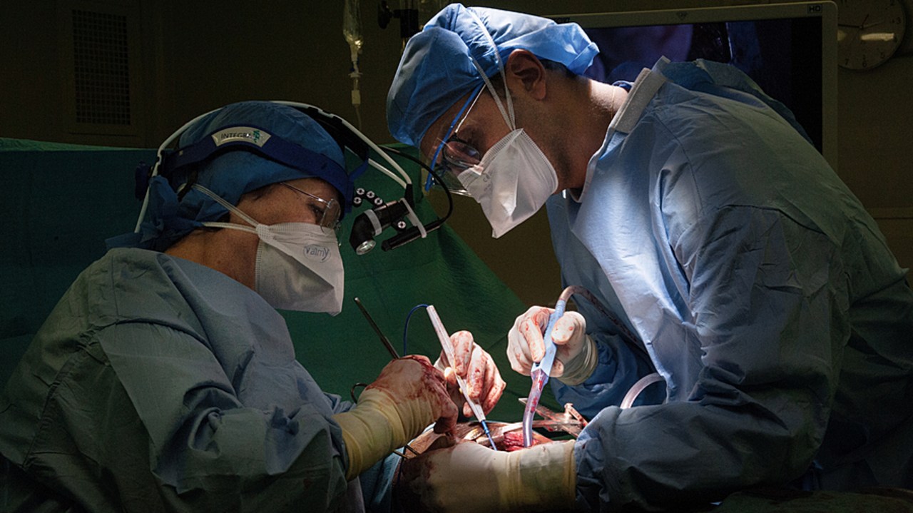 Le débat autour des quotas interroge plus largement la visibilité des femmes en chirurgie, que ce soit dans les congrès ou même dans les bureaux des sociétés savantes. (Pascal Bachelet/BSIP)