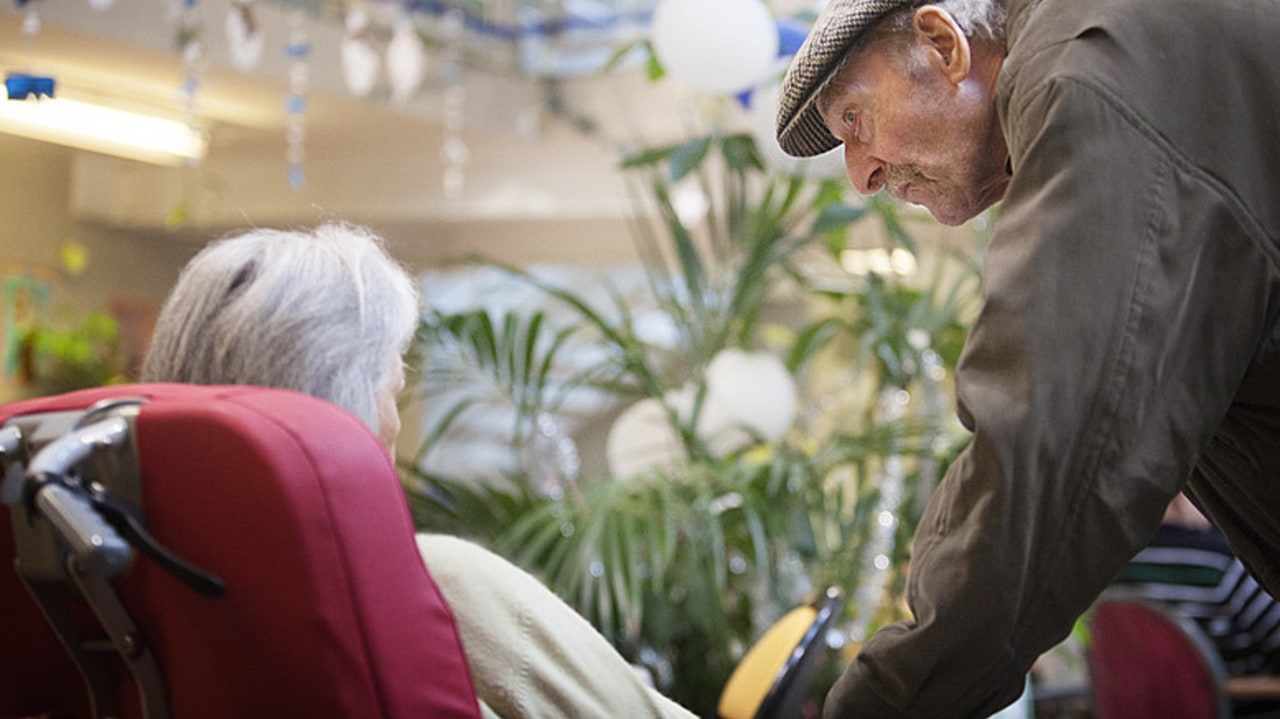 Un pacte avec les pouvoirs publics doit permettre aux Ehpad de faire face au choc démographique de 2030. (Amélie Benoist/Image Point FR/BSIP)
