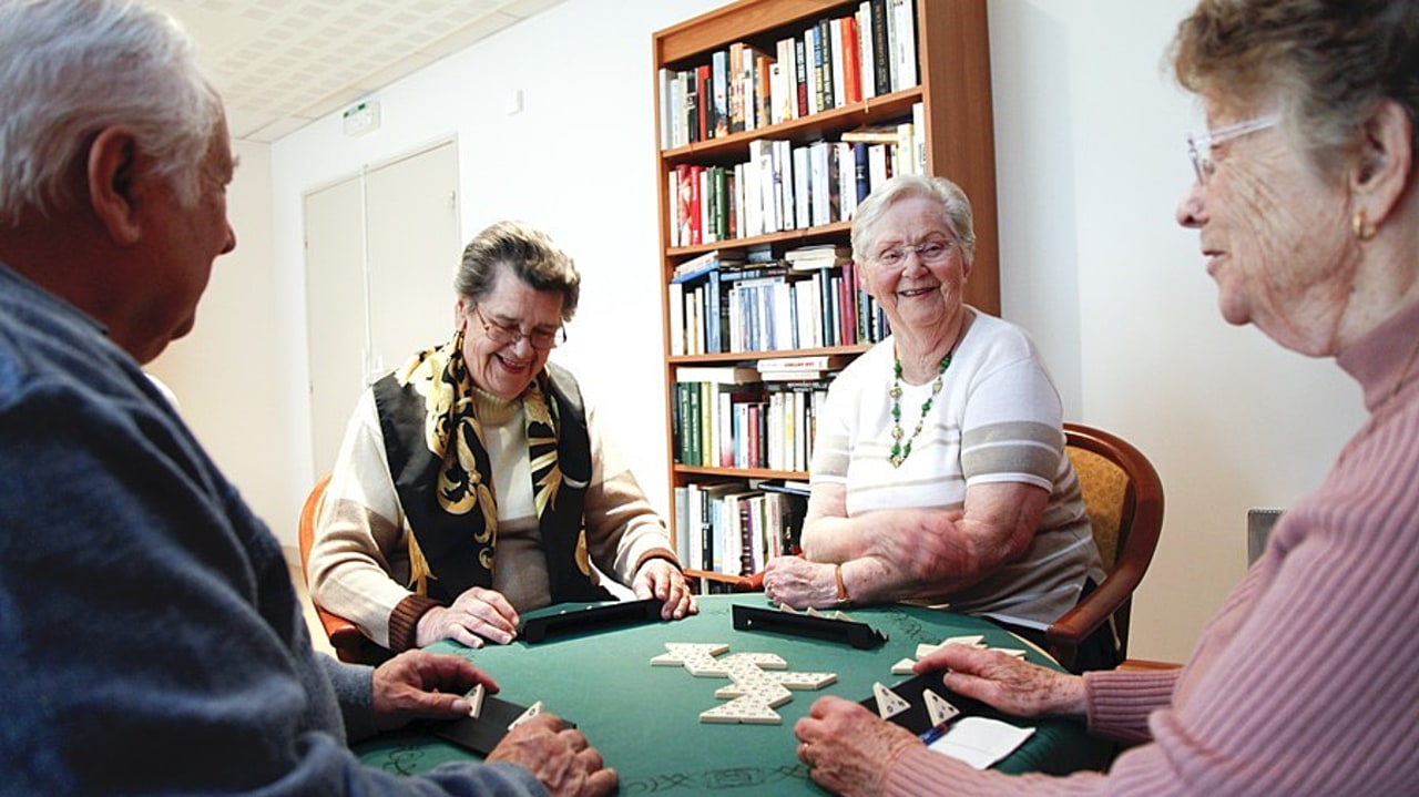 La communication sur les réseaux sociaux s'adresse aux familles des résidents pour les informer, au grand public pour redorer l'image des Ehpad et aux potentiels professionnels pour pallier le manque d'attractivité du secteur. (Grimaud/BSIP)