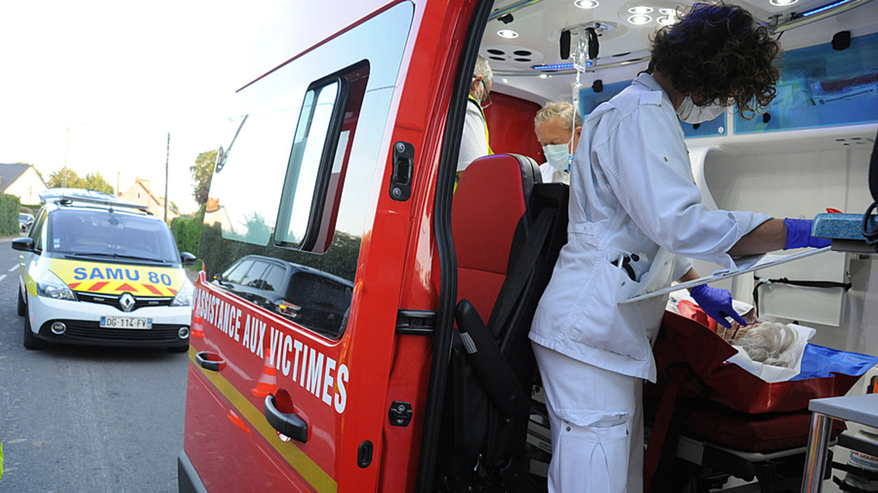 La modernisation du secours à personne se fera-t-elle au détriment de l'approche médicale ? C'est ce que craignent les urgentistes qui sonnent le tocsin auprès du Premier ministre. (Pascal Bachelet/BSIP)