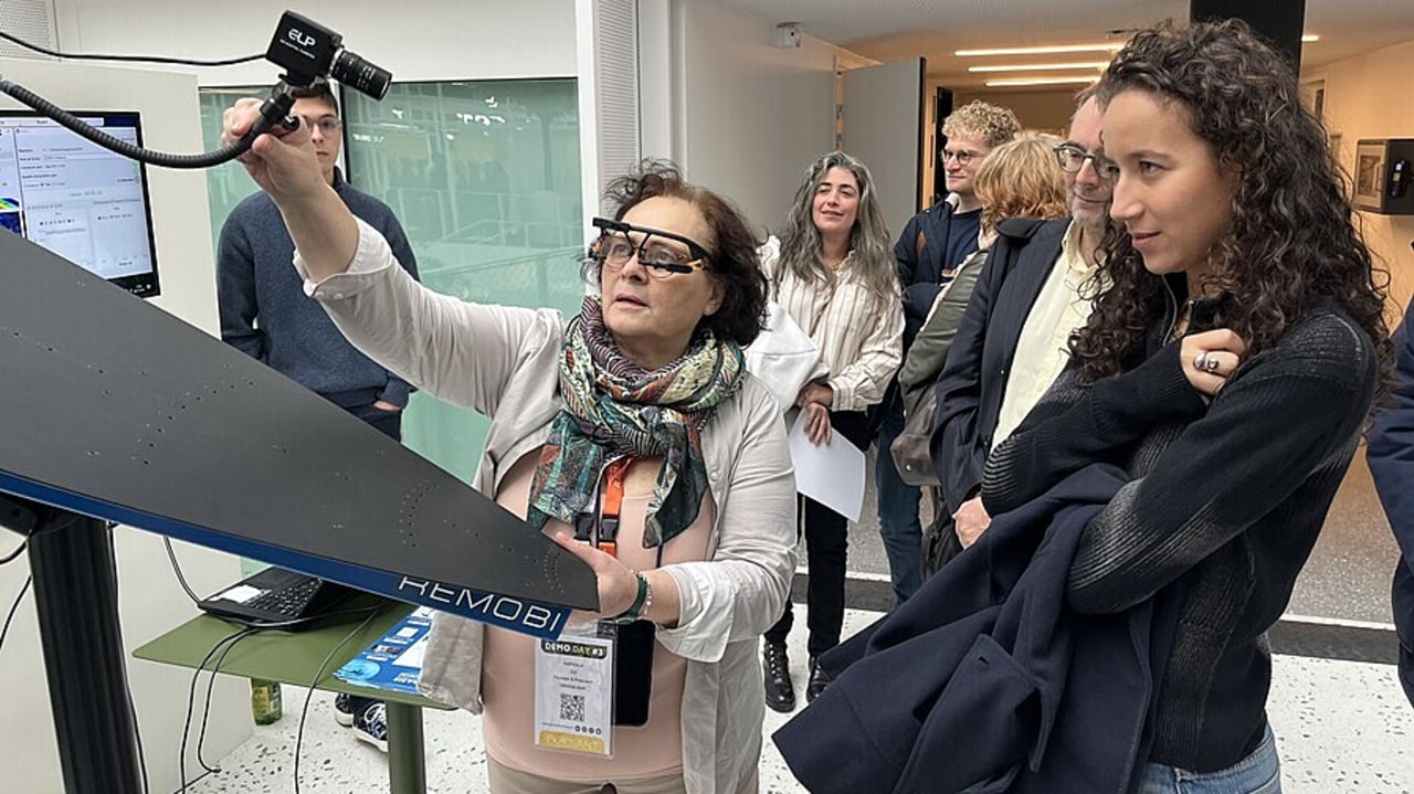 Accompagnée à Paris Santé campus, la start-up Orasis Ear, qui utilise les mouvements oculaires pour détecter des pathologies, vend déjà sa technologie à l'international. (Lucie De Gusseme/Hospimedia)