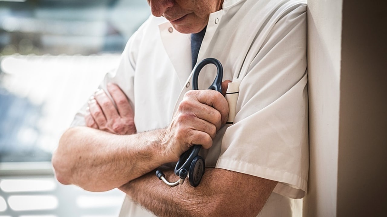 L'observatoire de la répression des personnels hospitaliers compte bien décrypter la "logique systémique" et les "rouages coercitifs" mis en œuvre par l'administration pour réduire au silence toute contestation, au point où "ceux qui se mobilisent finissent accusés de ce qu'ils dénoncent". (Burger/Phanie)