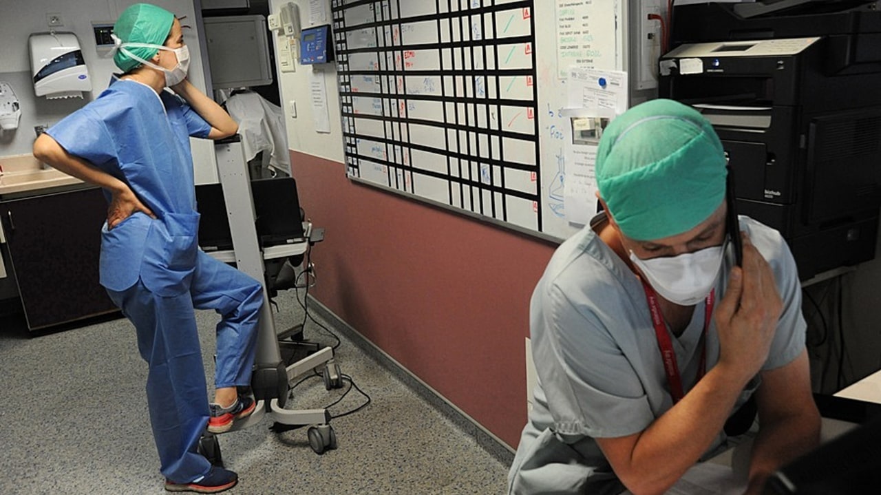 À l'hôpital, le principe autour du temps de travail médical est celui d'un décompte à la demi-journée, l'exception sur une base horaire se restreignant à certaines spécialités limitativement définies. (Pascal Bachelet/BSIP)