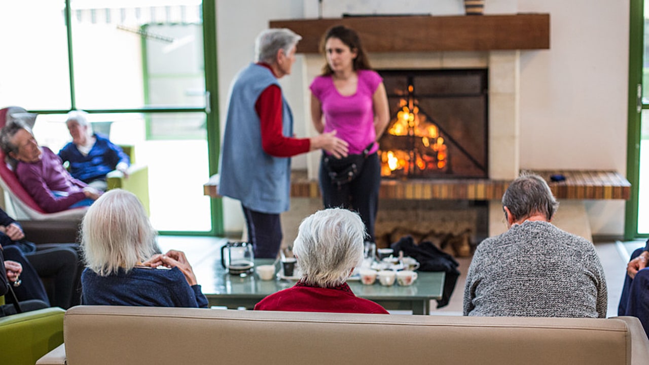 Les basses températures de l'hiver exposent tout particulièrement les personnes âgées et en situation de handicap à des risques particuliers. (Burger/Phanie)