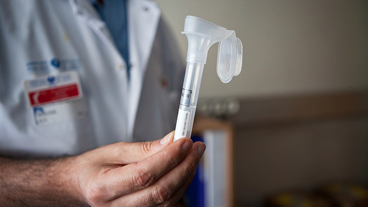 Ziwig a obtenu en janvier 2026 l'agrément lui permettant de mettre son test salivaire à disposition des patientes américaines, dont les prélèvements seront analysés en France. (Amélie Benoist/Image Point FR/BSIP)