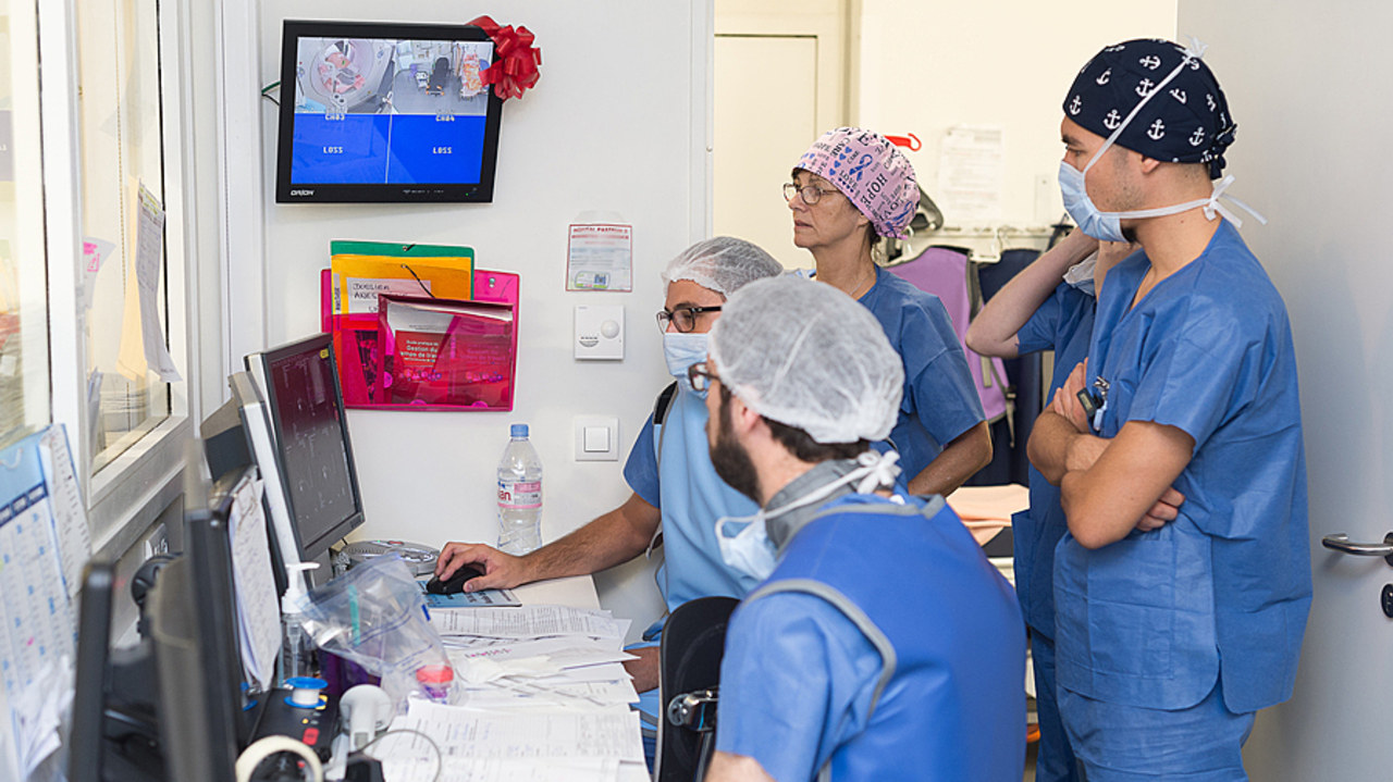 Les pouvoirs publics ont décidé de ne pas remettre sur la table les mesures de pénalités pour non-alimentation du dossier médical partagé. (A. Noor/ Image Point FR/BSIP)