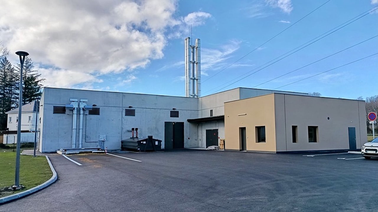 L'exploitation et la maintenance pour huit ans de la nouvelle chaufferie biomasse de l'hôpital de Lannemezan coûtent 8 M€, tandis que l'ensemble des travaux nécessaires à son installation représente 4 M€. (CH Lannemezan)