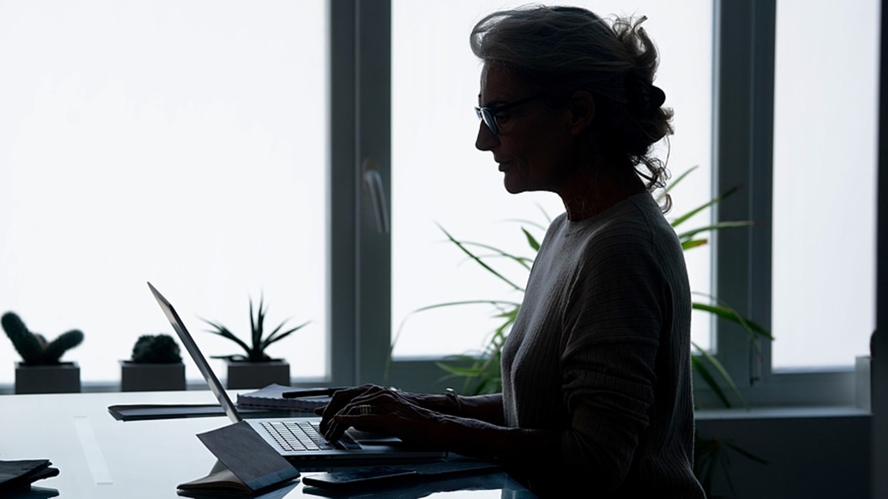 La DGOS focalise son instruction sur l'indemnité de fonctions, de sujétions et d'expertise (IFSE), l'une des deux composantes du nouveau régime indemnitaire des DH, versée mensuellement pour "valoriser l'exercice des fonctions, la diversification des compétences et l'expertise". (Voisin/Phanie)