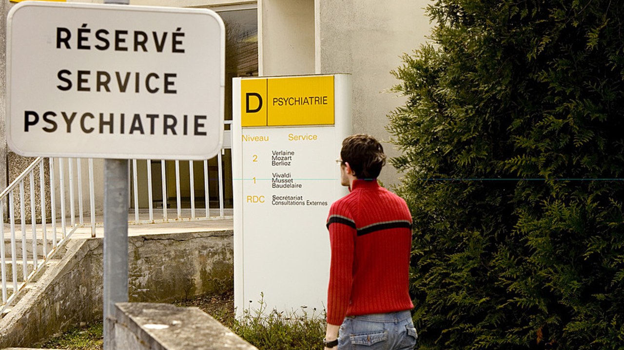 Les acteurs de la psychiatrie réfléchissent aux moyens de poursuivre au mieux leurs missions de service public tout en faisant face à des contraintes fortes. De nouvelles organisations se mettent en place, questionnant parfois la sectorisation et ses principes.(Bruno/Image Point FR/BSIP)