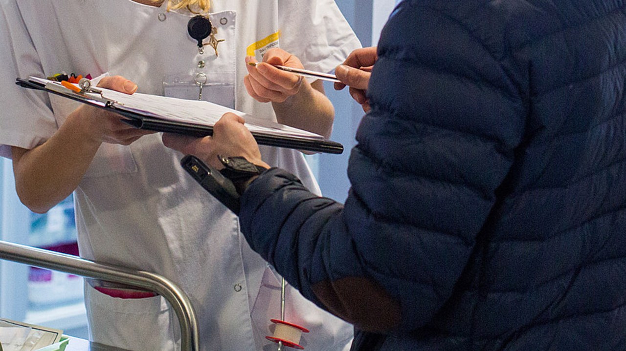 Des éclairages pratiques sont fournis aux professionnels de santé souhaitant s'engager avec leurs patients dans la rédaction de directives anticipées en psychiatrie, via un guide publié par l'Agence nationale de la performance sanitaire et médico-sociale. (Burger/Phanie)