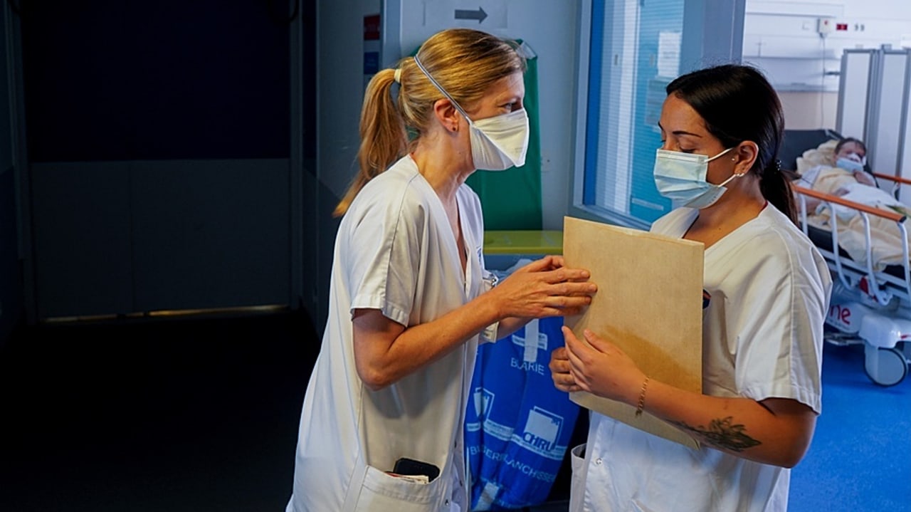 Déjà évoquée par le passé avant la crise sanitaire, l'idée que demain l'hôpital public expérimente le modèle statutaire du privé non lucratif fait à nouveau débat, de même que l'appel à territorialiser la politique de santé aux niveaux régional puis départemental tout en conservant des garde-fous nationaux. (Tremelet/Image Point FR/BSIP)