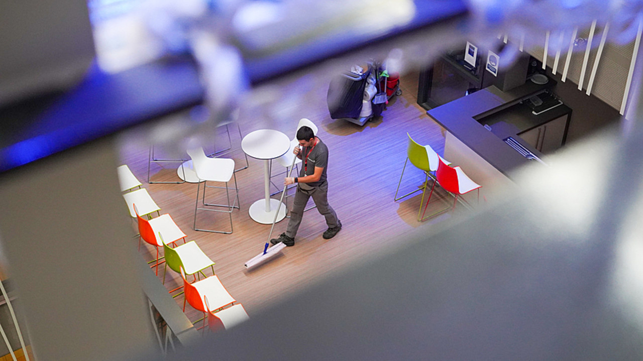 La chercheuse Mathéa Boudinet observe deux visions de la protection dans le milieu protégé. Si les deux entendent protéger du milieu ordinaire, la manière de procéder est différente. (Tremelet/Image Point FR/BSIP)