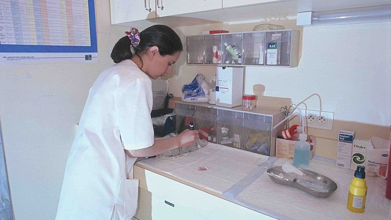 Le dernier sondage CSA pour la MNH révèle que 52% des infirmiers interrogés sont satisfaits de leur équilibre vie professionnelle et vie privée. (Béranger/BSIP)