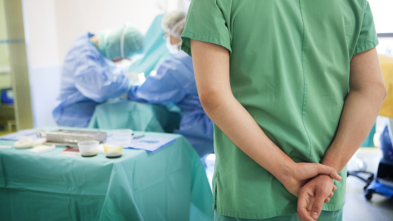 Comme dans Star Trek, le chirurgien du futur pourrait devenir un superviseur plus qu'un technicien, sans perdre son rôle indispensable d'expert. (Amélie Benoist/Image Point FR/BSIP)