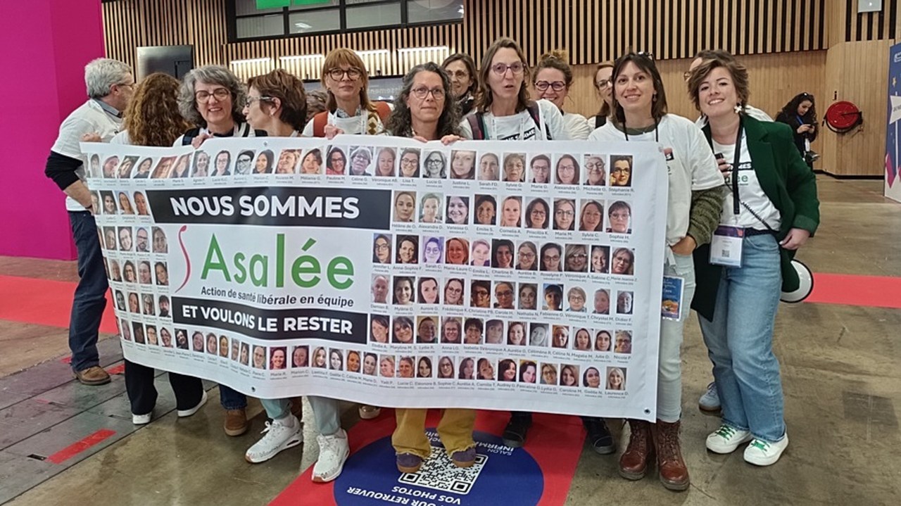 Les 25 et 26 mai, les infirmiers salariés de l'association Asalée ont exprimé leur colère à Paris, dans le cadre du salon infirmier. (Clémence Nayrac/Hospimedia)