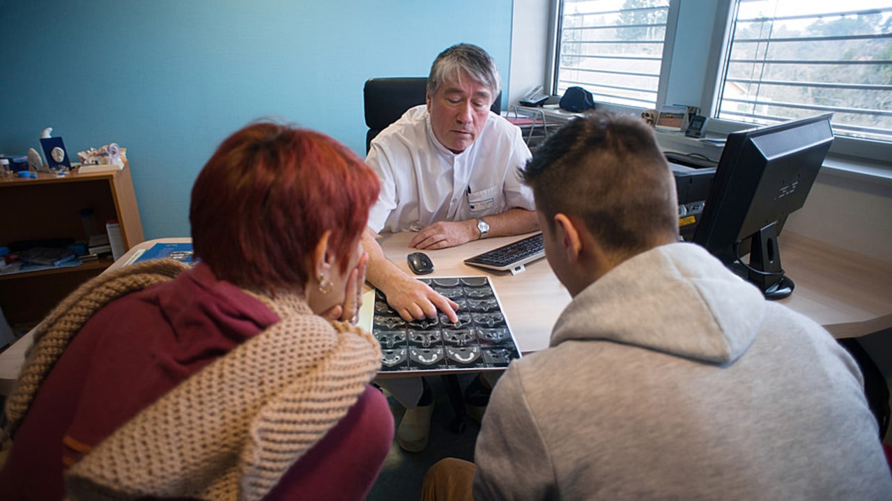 La relation médecin-patient peut se fragiliser mais ce n'est pas définitif. Elle peut être reconstruite, selon les professionnels intervenus aux débats de l'ordre. (Aubert/BSIP)