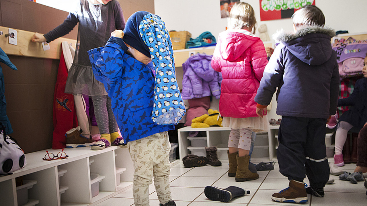 Accompagner l'école et les enfants handicapés dans leur environnement naturel, c'est le pari réussi du Dispositif d'accompagnement du jeune enfant. (Amélie Benoist/Image Point FR/BSIP)