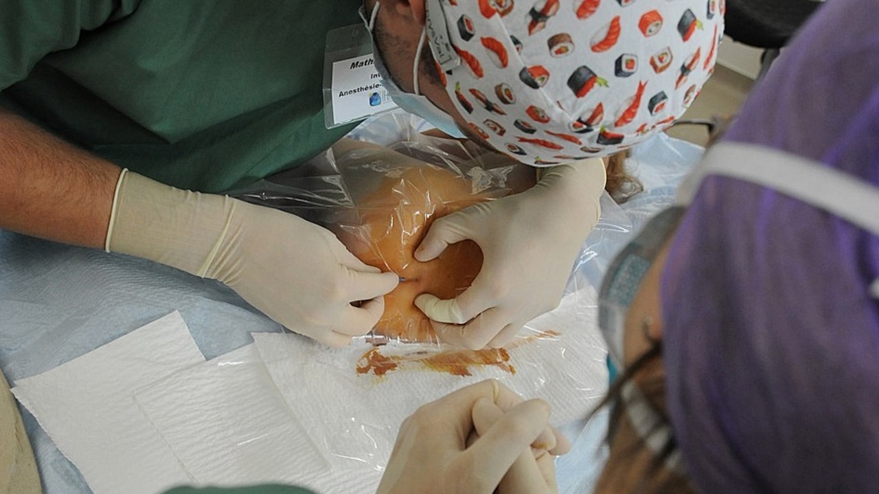 Dans l'ensemble, les hôpitaux se doivent de prévoir au minimum trois forfaits pour indemniser les astreintes médicales en sachant que dans un même forfait, le nombre de lignes d'astreinte ne peut dépasser 40% de leur nombre total au sein de l'établissement. (Pascal Bachelet/BSIP)