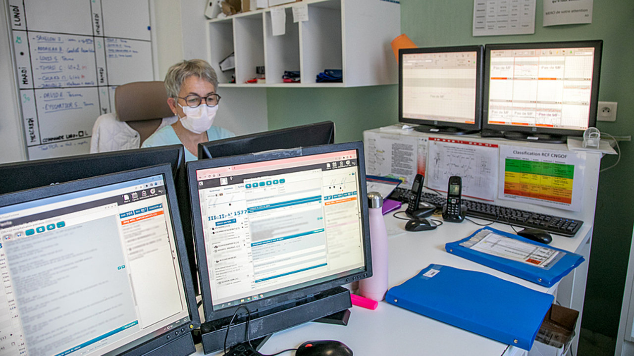 Cnil, Cnom et ministère doivent élaborer des réponses communes aux questions des praticiens.(Humbert/Image Point FR/BSIP)