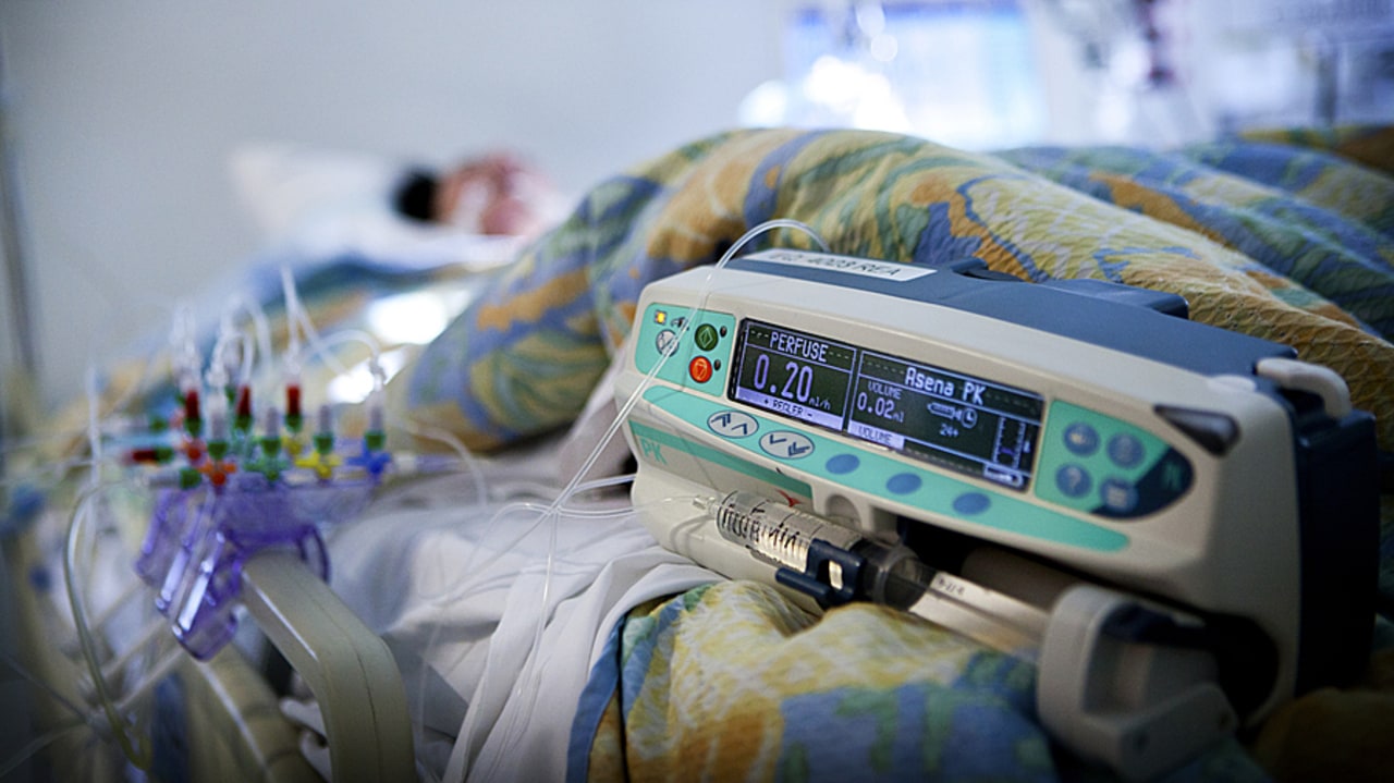 Des mesures de contrôle autour d'un patient porteur d'Abri distinguent les services à risque (réanimation et grands brûlés) des autres services. (Amélie Benoist/Image Point FR/BSIP)